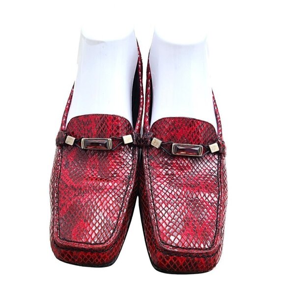 Stuart Weitzman Red Black Ombre Snakeskin Loafers - Picture 5 of 12